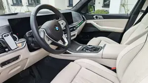 BMW X7 X7 xDrive40i - wie neu, volle Werksgarantie NP 127k