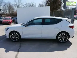 SEAT Leon FR 2.0 TDI DSG DSG*KAMERA*ACC*TEMPOMAT*NAVI*3-Z... Bild 5