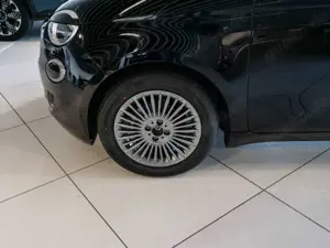Fiat 500e Icon Klimaaut. // Carplay // 16 LM // Kamera Bild 4
