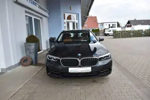BMW 520 d Touring Aut. Mild Hybrid Navi PanoDach HUD Bild 3