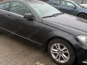 Mercedes-Benz C 180 C-Klasse Coupe Coupe BlueEFFICIENCY Bild 2
