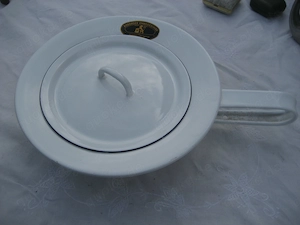 Nachttopf Bettpfanne mit Deckel aus Emaille Baumann Steckbecken  