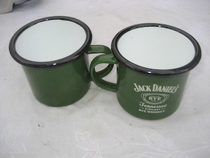 2 Jack Daniels Metall Emaille-Tasse Henkel-Becher Whiskey Edition