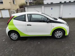 Toyota Aygo x Green Aktive 1.Hand sehr sparsam Bild 3