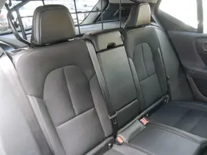 Volvo XC40 Momentum Automatik LED Navi Kamera Bild 5