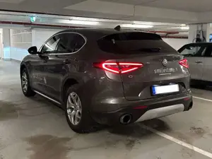 Alfa Romeo Stelvio Stelvio 2.0 Turbo 16V AT8-Q4 — 1. Hand — Bild 4