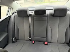 Volkswagen Passat 2.0 TDI Comfortline Bild 3