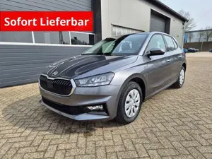 Skoda Fabia 1.0 TSI 95PS Selection 5-türig Rückf.Kamera Parkse