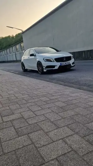 Mercedes-Benz A 45 AMG 4Matic Speedshift 7G-DCT