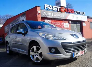 Peugeot 207 SW Premium Autom Navi Pano PDC !