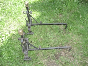 Kaminhund Kaminbock Feuerhund Holzbock Schmiedeeisen Frankreich