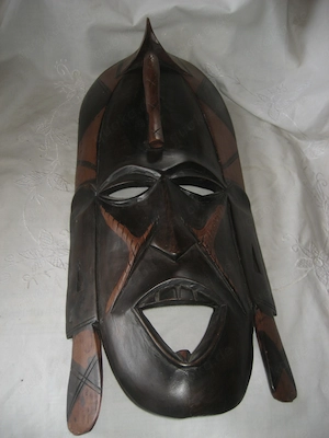 Afrikanische Maske Krieger Skulptur zum Aufhängen Kunst H 48 cm