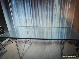 Glasschreibtisch zu verschenken 200cm Lang 80 cm Breit