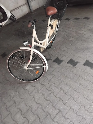 28 zoll Damenfahrad guter zustand korb liecht FP:50      