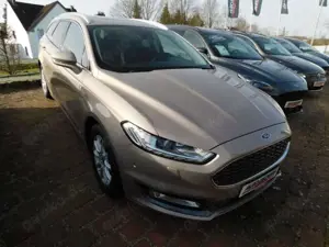 Ford Mondeo Turnier 2,0 TDCI AT Vignale NAVI LED PANO AHK