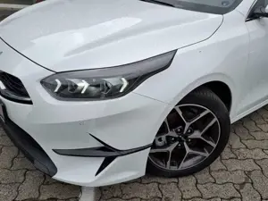 Kia Ceed / cee'd Ceed 1.5T DCT Platinum*AKTION! Bild 2