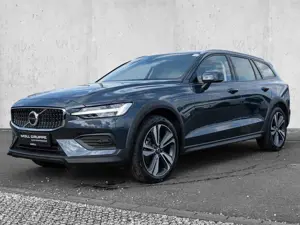 Volvo V60 Cross Country B4 AWD Plus Plus AWD Bild 2
