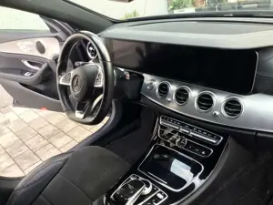 Mercedes-Benz E 220 AMG Line, Night-Paket, Widescreen, 19 Zoll, 8-fach
