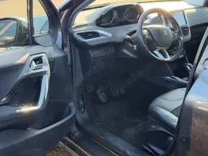 Peugeot 2008 Allure Bild 3