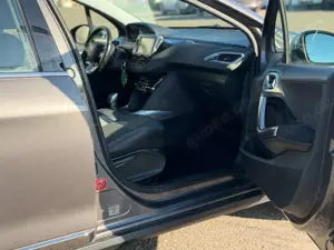 Peugeot 2008 Allure Bild 5