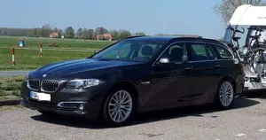 BMW 520 520d Touring Aut. Luxury Line (AHK, Leder, Kamera)