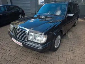 Mercedes-Benz E 220 TE 124 Kombi Schw. Leder Autom.