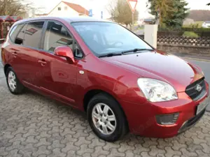 Kia Carens LX Basis. MIT GAS-ANLAGE.