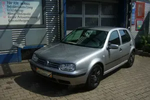Volkswagen Golf 1,4 EdiKli ALU BRE REIF KD ZAHN TÜV NEU TOP