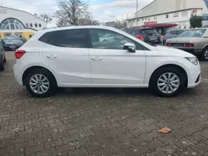 SEAT Ibiza 1.0 TSI 90PS Navi ACC LED FullLink TÜV Neu Bild 4