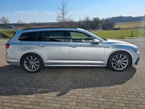 Volkswagen Passat Variant Passat/3xR-LINE/NAVI/MATRIX/AMBIENTE/AHK/ACC Bild 4