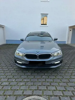 BMW 530 530d Touring Aut. Sport Line