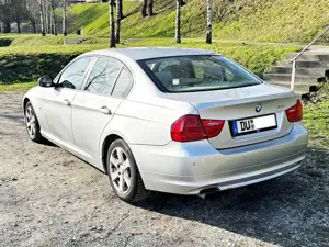 BMW 318 318i Lim. KLiMAAUTOMATIK EGSD PDC AL Bild 2