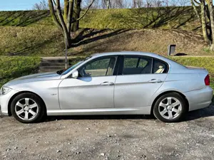 BMW 318 318i Lim. KLiMAAUTOMATIK EGSD PDC AL Bild 5