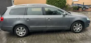 Volkswagen Passat Variant 2.0 TDI DPF DSG Highline Bild 3