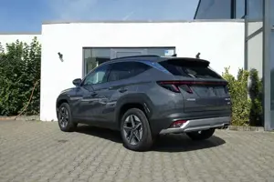 Hyundai TUCSON TREND HYBRID 239PS +KRELL/el. Sitze/AHK! Bild 3