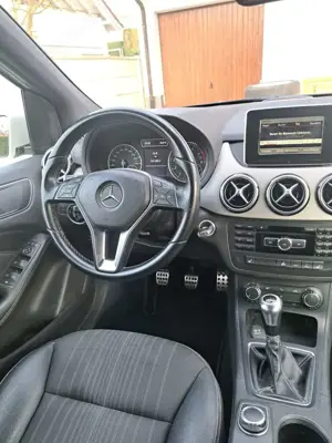 Mercedes-Benz B 180 (BlueEFFICIENCY) Bild 5