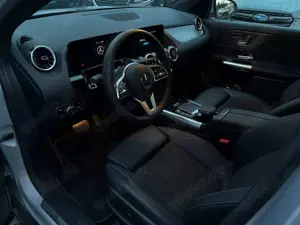 Mercedes-Benz GLA 220 d SERVICE + TÜV NEU*EXTRAS+1.Hd! Bild 2
