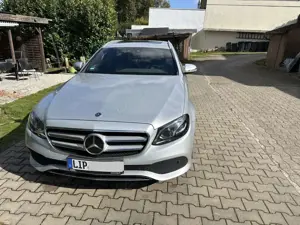 Mercedes-Benz E 220 d T 9G-TRONIC Avantgarde