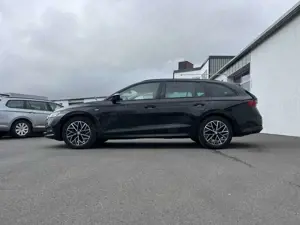 Skoda Octavia Combi 2.0 TDI DSG 4x4 Clever 144€ m.20% Anz. AHK Bild 2