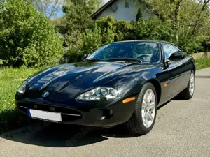 Jaguar XK8