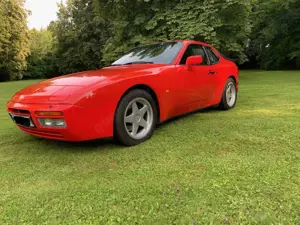 Porsche 944 Bild 2