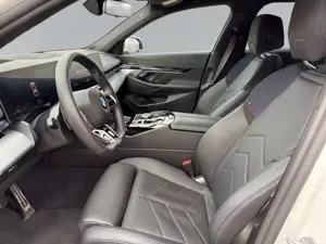 BMW 520 d Touring/M-Sportpaket/HUD/AHK-elekt./HarmanKardon Bild 4