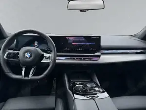 BMW 520 d Touring/M-Sportpaket/HUD/AHK-elekt./HarmanKardon Bild 5