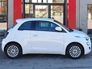 Fiat 500e Action