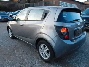 Chevrolet Aveo Bild 2
