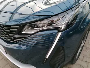 Peugeot 3008 Hybrid 136 e-DSC6 Allure Pack ACC LED Navi Bild 4