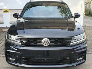 Volkswagen Tiguan Tiguan 2.0 TDI R voll DSG 4WD LED StHzg AHK Pano