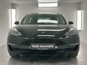 Tesla Model 3 Bild 2