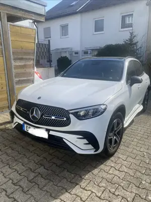 Mercedes-Benz GLC 300 d  AMG Line Advanced+ Pano + AHK + 360 + Distroni