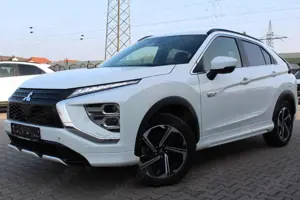 Mitsubishi Eclipse Cross 2.4 SelectBlack Navi R.Kamera ACC